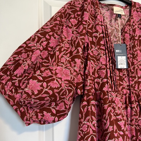 Bold print, shorter dress with balloon sleeves - Picture 2 of 2